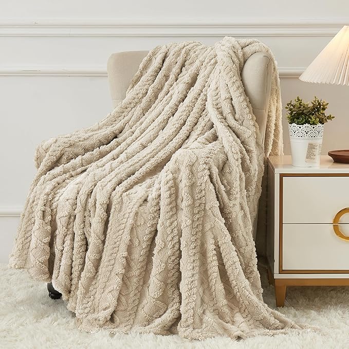 Gentle Soft Queen Size Fleece Blanket Soft and Lightweight Plush Throw for Bed, Cozy Microfiber Fall Blanket for Home, Couch and Bedroom Decor, Grey, 90x90 Inches
