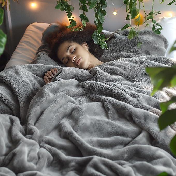 Cozy Fleece Throw Blanket Soft, Lightweight and Fuzzy, Perfect Portable Blanket for Couch, Ideal Gift for Women on Birthday, Christmas, Halloween and Housewarming (50"x60")