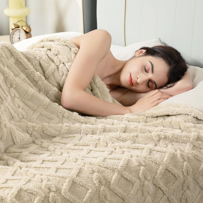 Gentle Soft Queen Size Fleece Blanket Soft and Lightweight Plush Throw for Bed, Cozy Microfiber Fall Blanket for Home, Couch and Bedroom Decor, Grey, 90x90 Inches